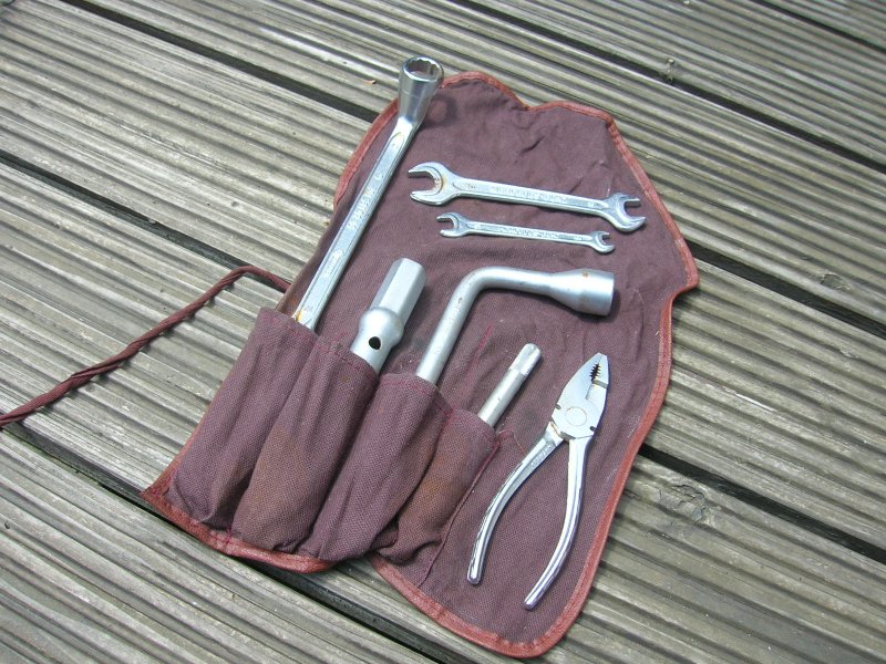 MERCEDES BENZ TOOL BOX MB 190 200 220 180 300 SL eBay